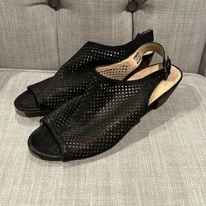 Paul Green perforated sandal SZ 10